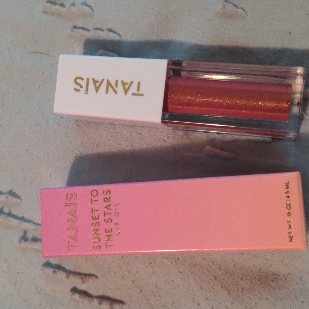 NWT Tanais Lip Oil Plumeria Petals